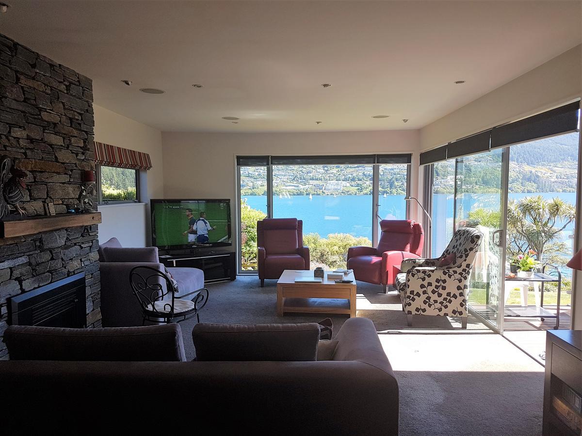 Peninsular Lakefront Queenstown Exterior photo